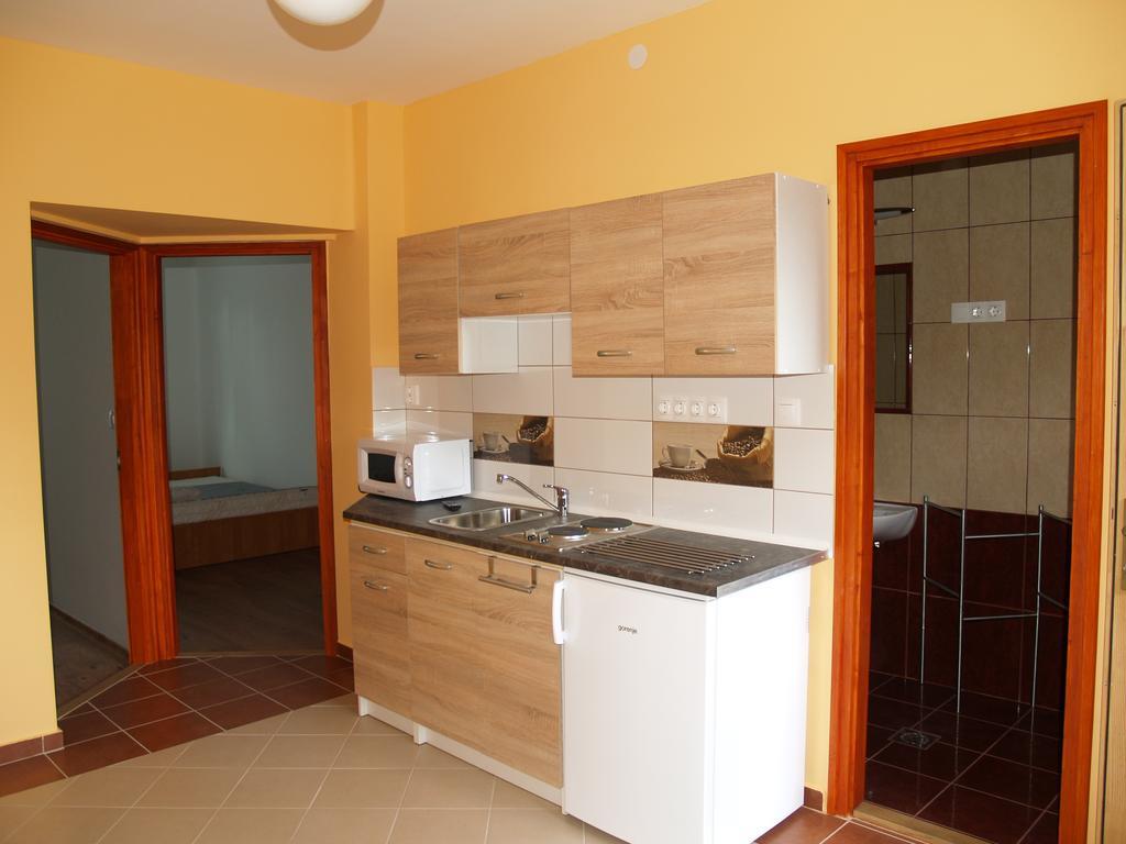 Liliom Apartman Дьюла Экстерьер фото