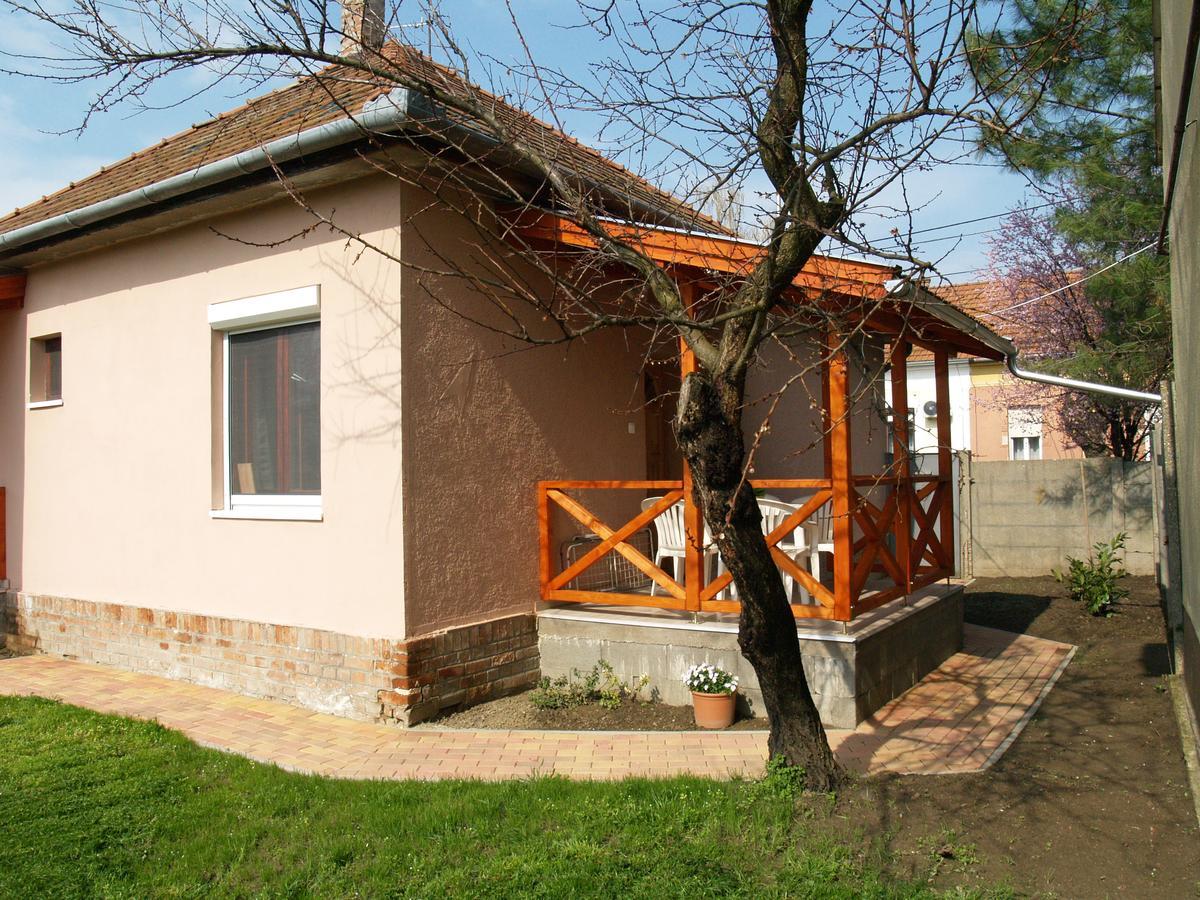 Liliom Apartman Дьюла Экстерьер фото