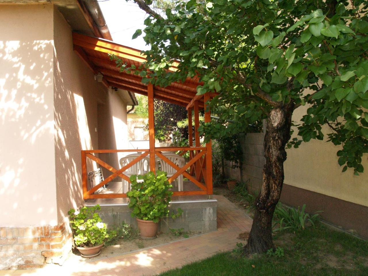 Liliom Apartman Дьюла Экстерьер фото