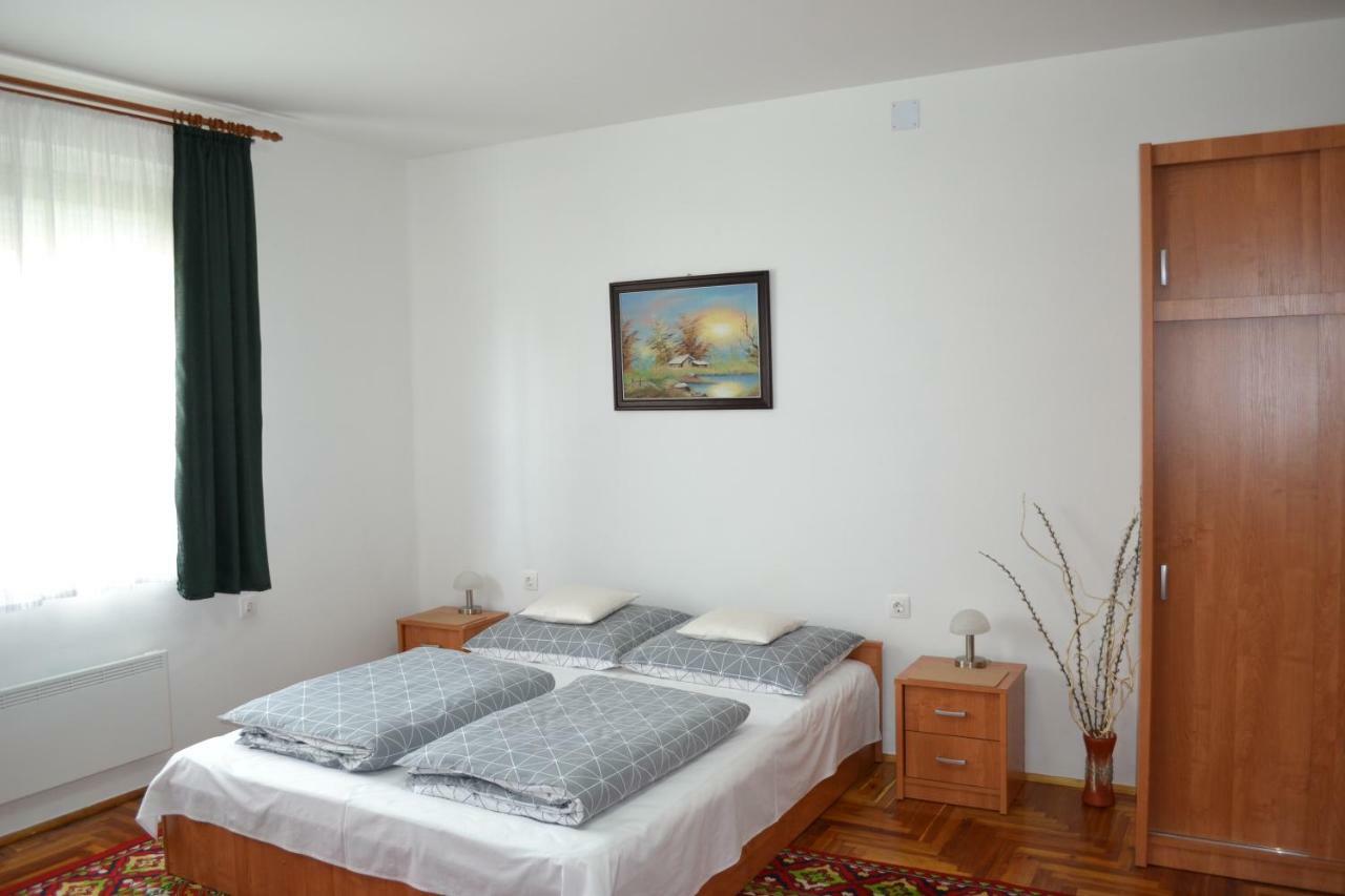 Liliom Apartman Дьюла Экстерьер фото
